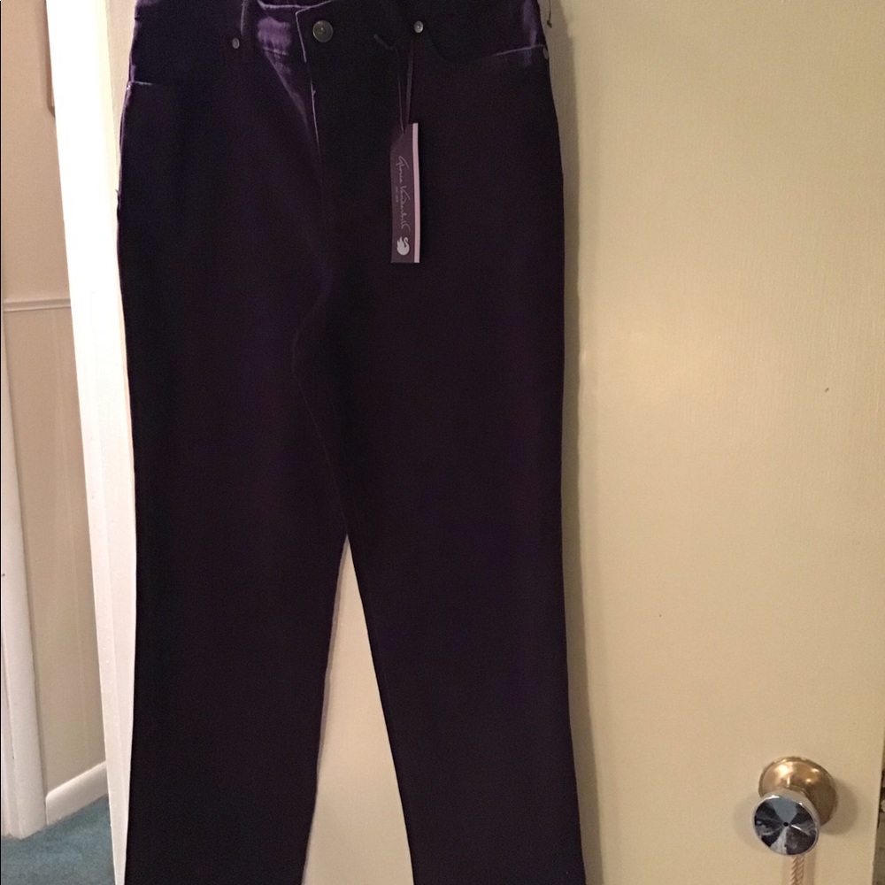 Gloria Vanderbilt ladies size 8 NWT